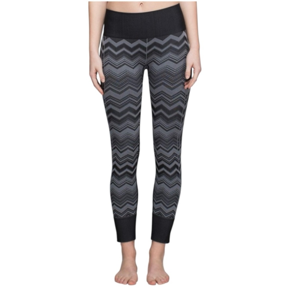 Lululemon Ebb to Street chevron leggings